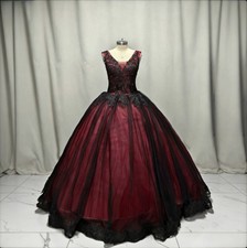 Black Red Gothic Wedding Dresses Sleeveless V-Neck Beaded Lace Bridal Gown