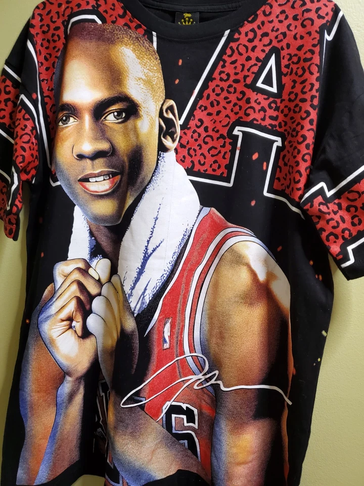 Chicago Bulls Young Michael Jordan Goat AOP Modern Boot Mens L T-Shirt NBA (C38) - Image 3 of 4