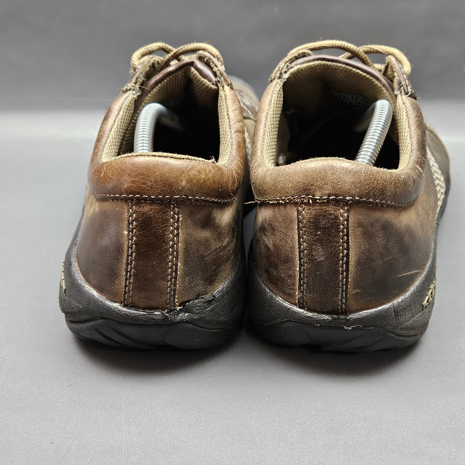 Scarpe da uomo Keen Austin taglia 11 5 in pelle marrone casual da passeggio escursionismo sneakers