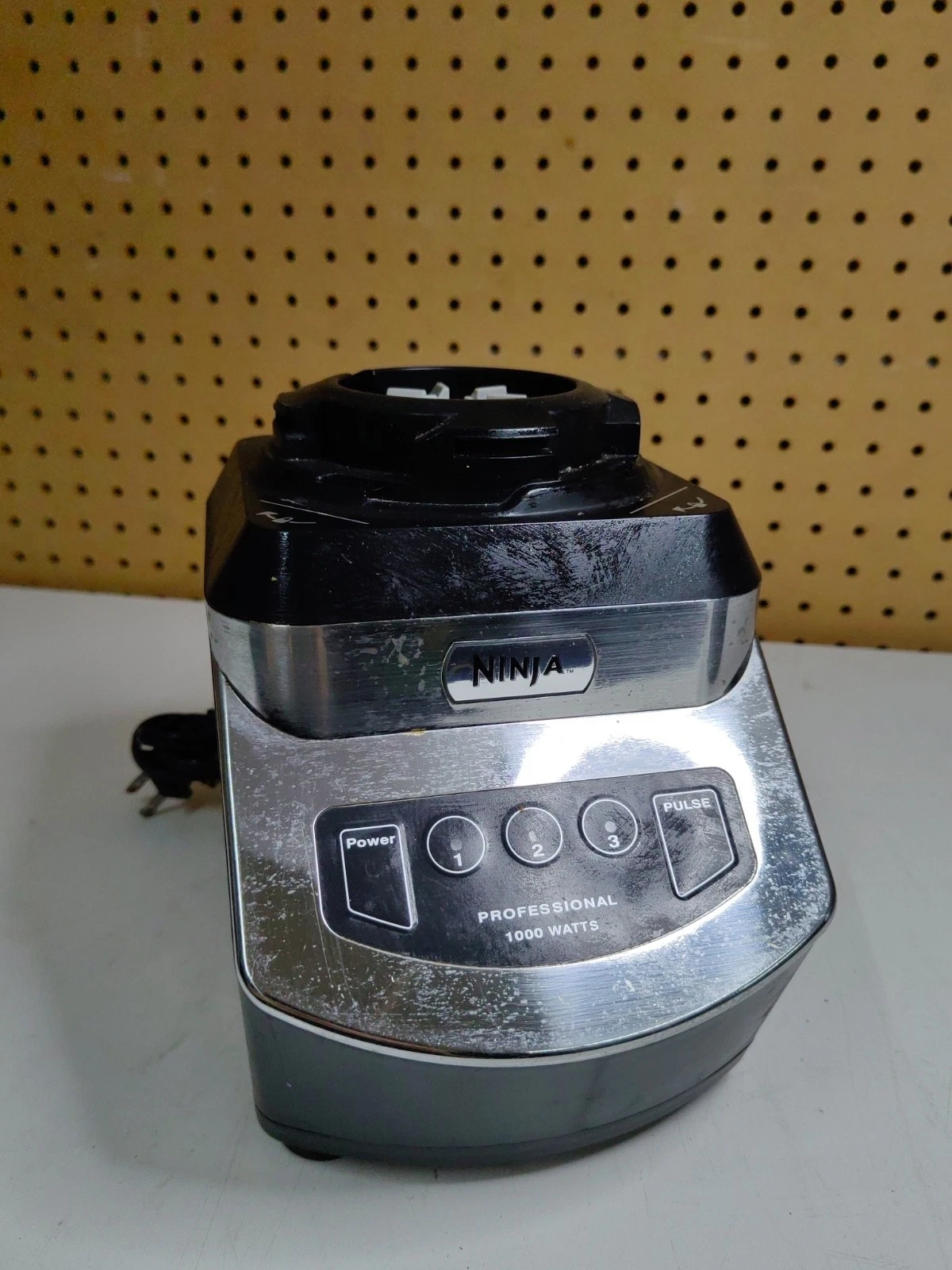 NINJA Professional Blender NJ600 CO 30 1000 Watts Motor Base Only Tested