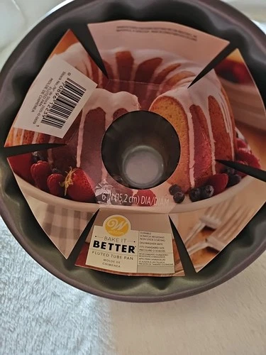 Wilton Fluted Tube Pan-6"