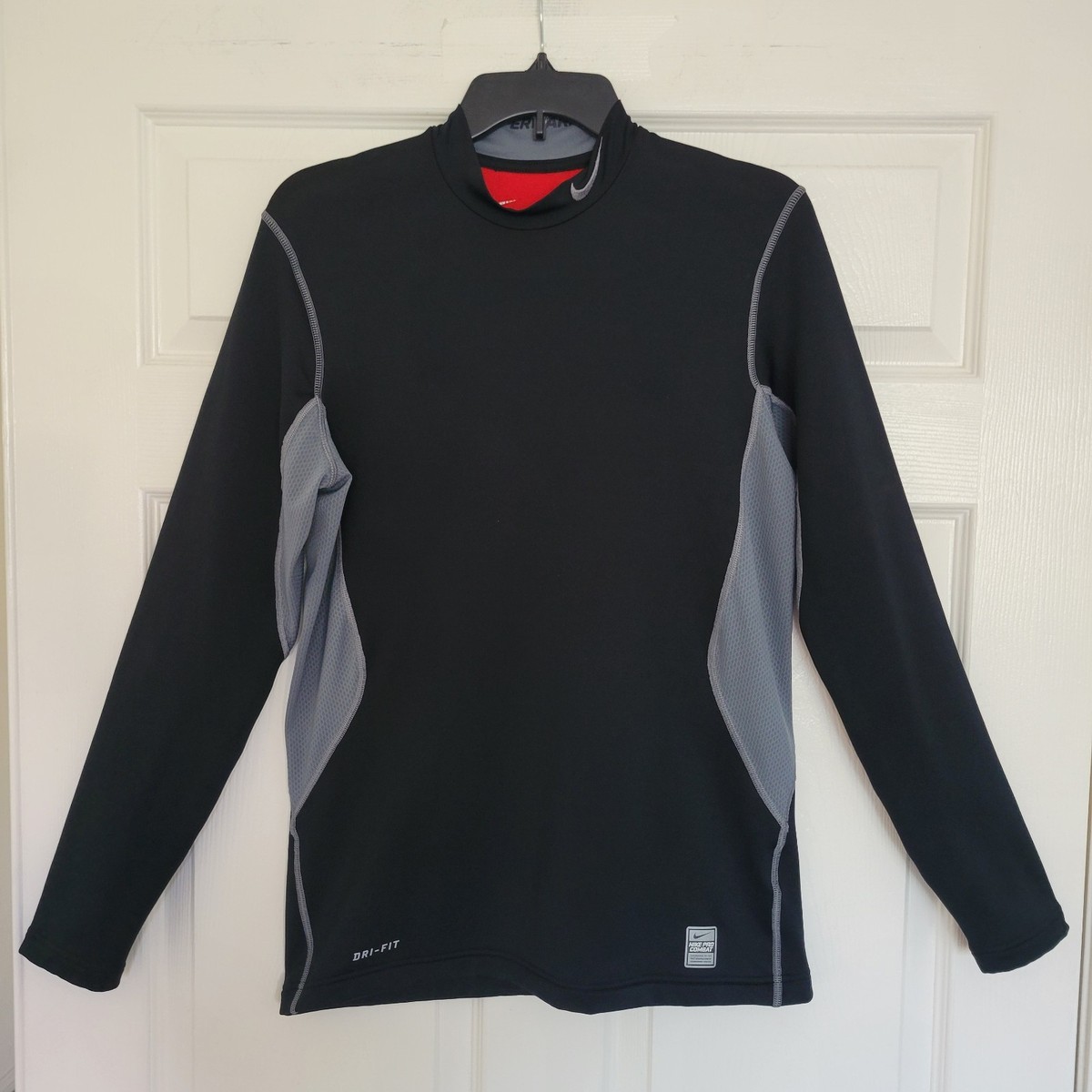 Nike Pro Combat Hyperwarm Dri-Fit Fitted Black Long Sleeve T-Shirt 