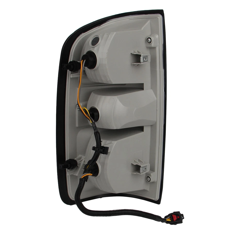 Luz trasera derecha lado pasajero Chevrolet Colorado 2015-2021 derecha Foto 4 de 4