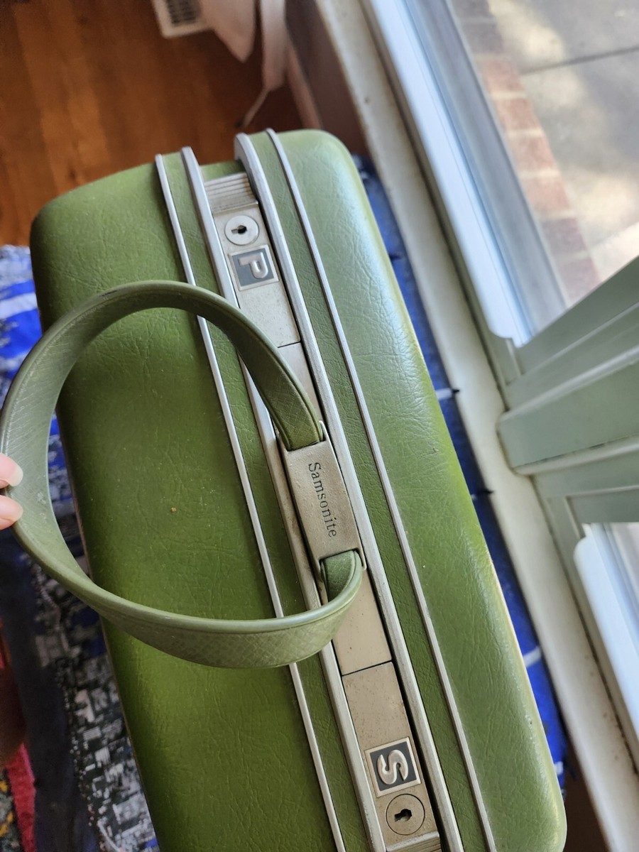 Vintage 1960s Samsonite Silhouette AVOCADO OVERNIGHTER