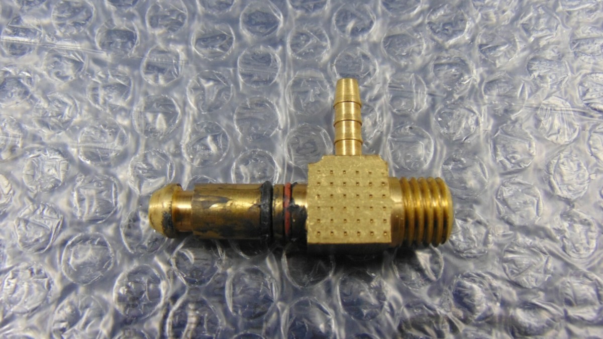 Compressed Air Line Connector A0029909471 Mercedes 1823 L