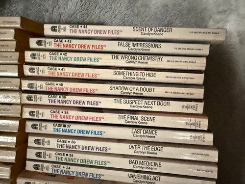 1-44 THE NANCY DREW FILES ARCHWAY PAPERBACK BOOK LOT - Picture 12 of 20