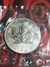🇨🇦1989 1 OZ $5 .9999 FINE SILVER CANADA MAPLE LEAF IN ORIGINAL PLASTIC CASING