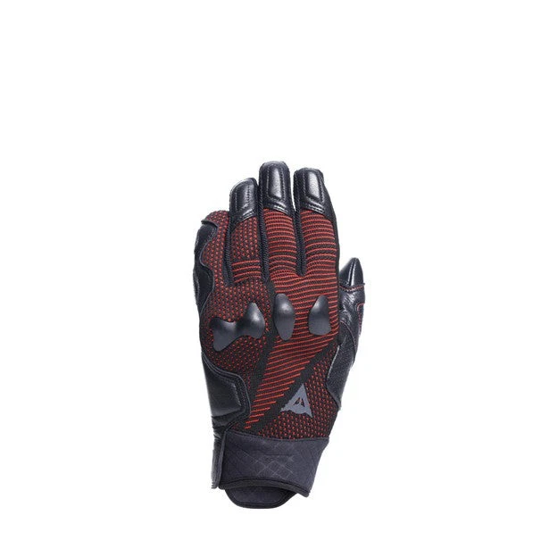Black Red, photo 2 of 11