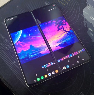 Samsung Galaxy Z Fold 4 512GB Gold Dual Sim SM-F936B Display Austausch nötig 