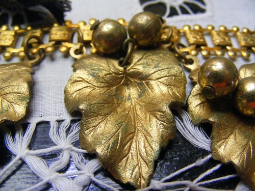 1930S CHOKER NECKLACE LG BRASS LEAVES BLACK VELVET BAND VICTORIAN REVIVAL 22" - Picture 6 of 10