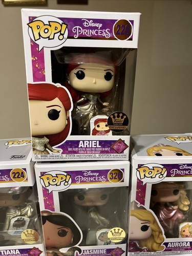Funko Pop! Disney Princess With Pins X 7 With Pin Book - Picture 2 of 10