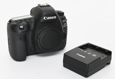 Canon EOS 5D Mark IV 30.4MP Digital SLR Camera - Black (LOW SHUTTER COUNT) NICE!