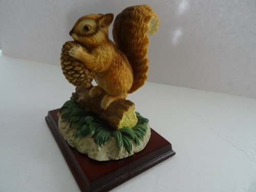CERAMIC SQUIRREL ON LOG HOLDING PINE COMB w/WOOD BASE - Picture 2 of 7