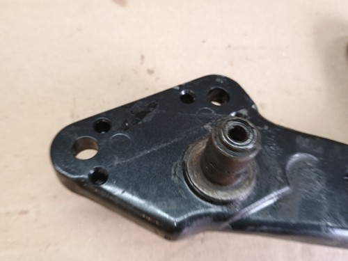 Kawasaki Zephyr 1996 535 Z550 Rear Right Foot Peg and Rear brake lever Mount - Picture 14 of 14
