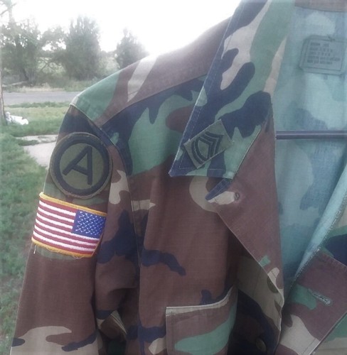 CAMOUFLAGE PATTERN, JACKET, MEDIUM LONG ARMY INSIGNIAS ATTACHED - Picture 4 of 7