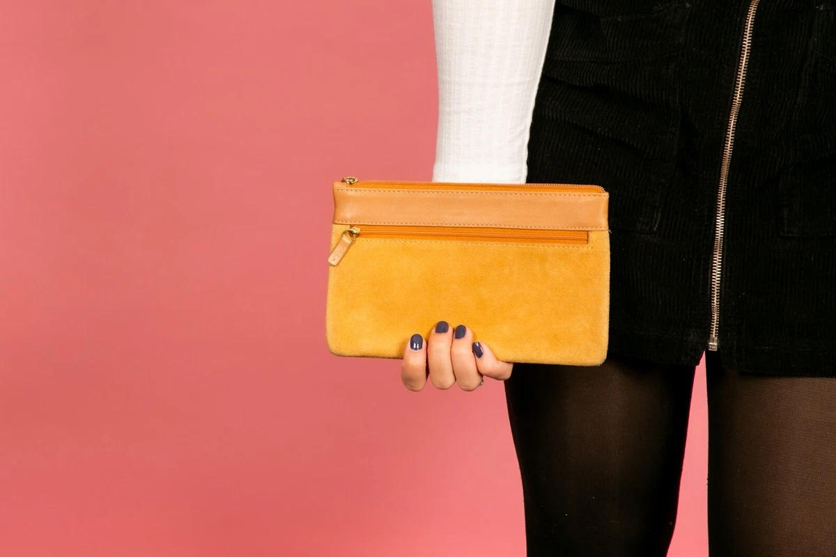 Vintage mustard tan suede leather clutch bag Museo Del Prado