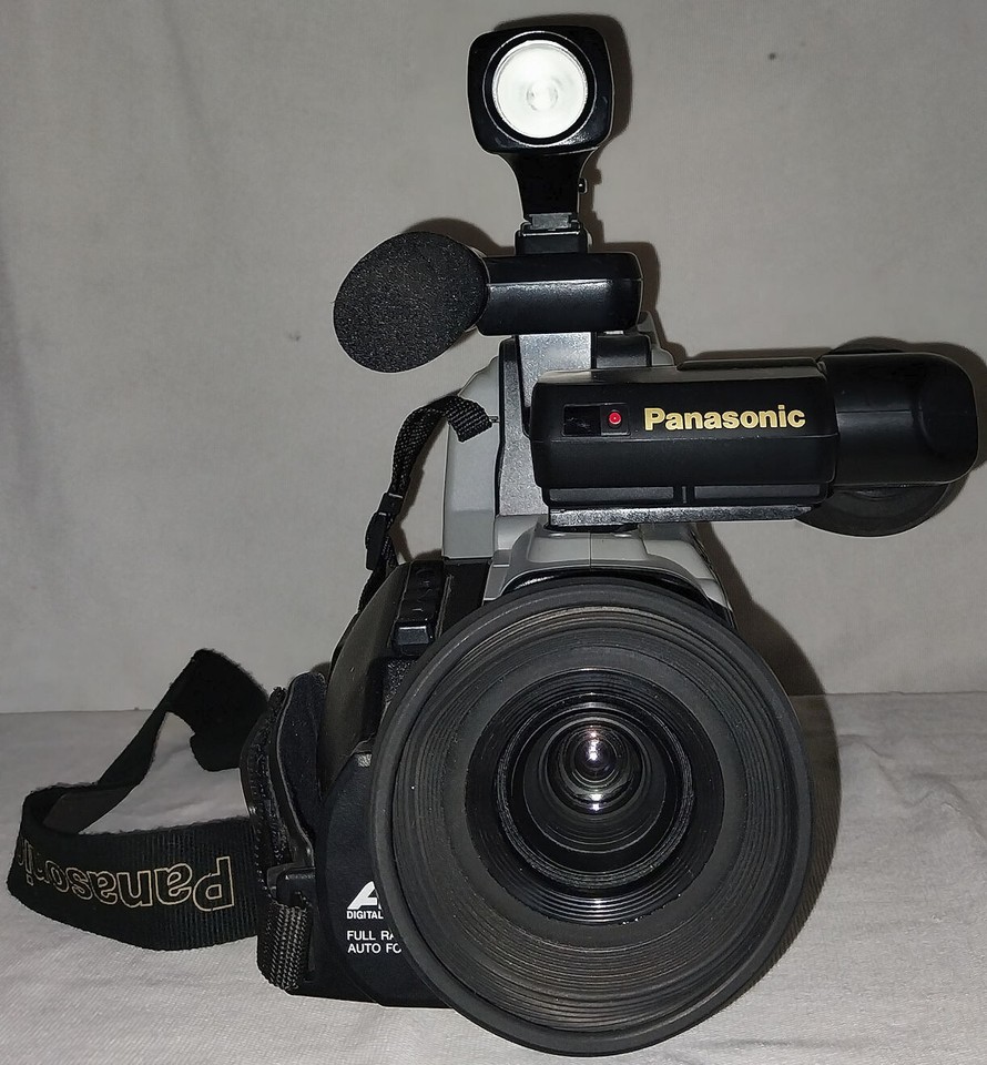 Panasonic AG195 ProLine VHS Reporter Video Camera Recorder with Case