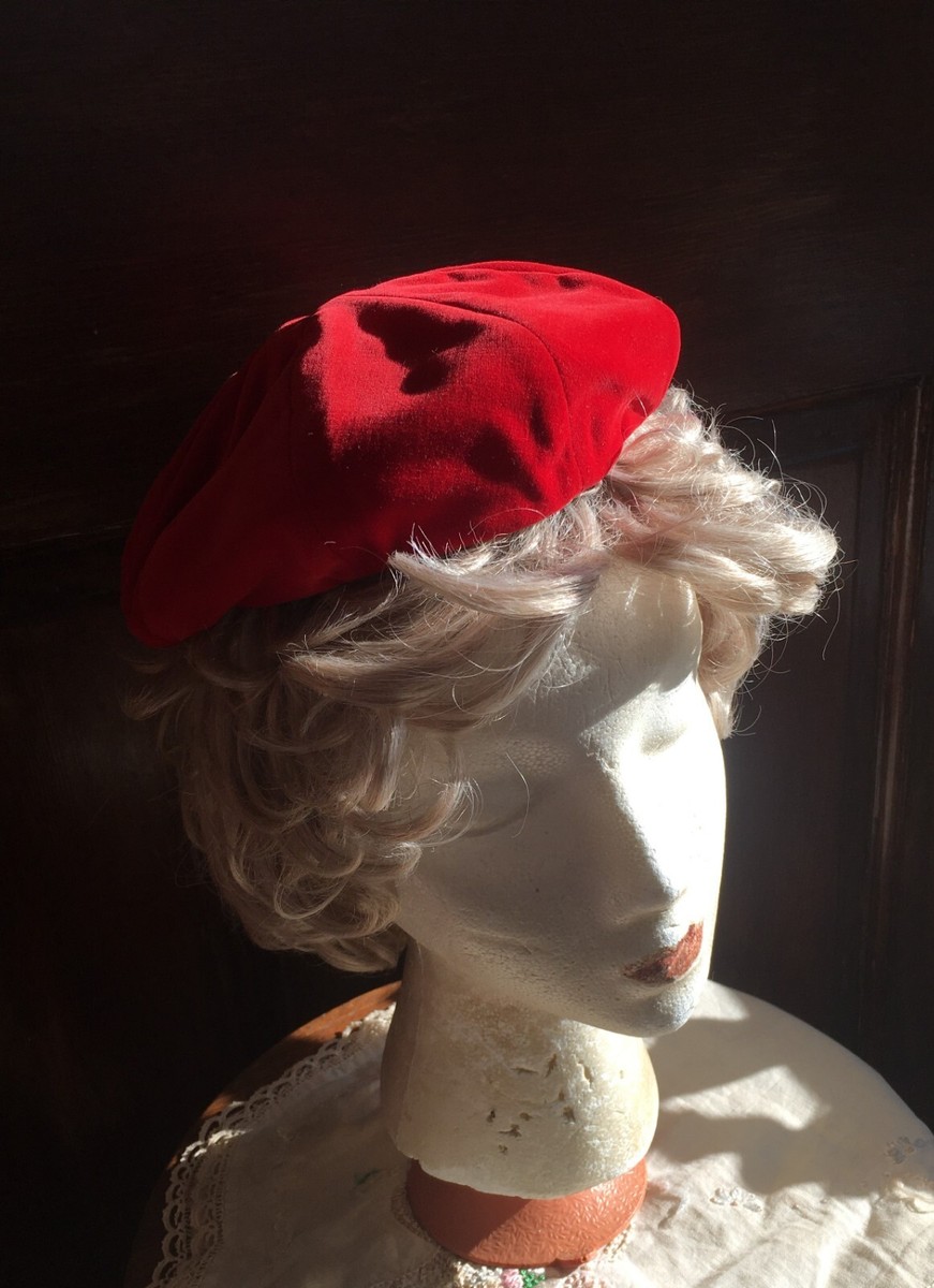 Vintage 1940s-50s Betmar Red Velvet Beret 8 Pie Seams  display picture 3