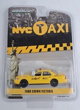 2015 Greenlight YELLOW 2011 FORD CROWN VICTORIA NYC TAXI Official Lisence NIP