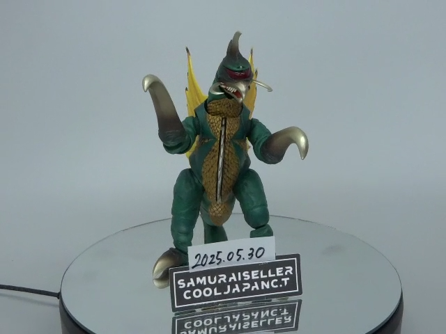 Sci-fi Revoltech No.023 Gigan Action Figure Godzilla Kaiyodo Japan