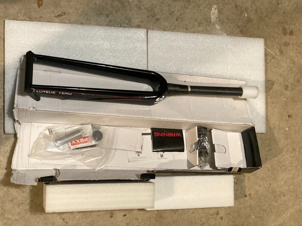 3T Luteus Team Cyclocross/Gravel Carbon Fork - Image 3 of 4