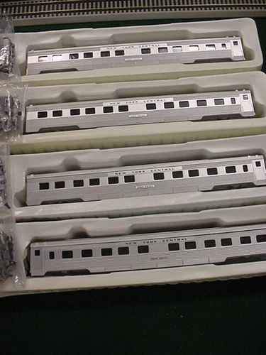 N scale Con-Cor 0003-540002 New York Central 5-car Lightweight Passenger Set