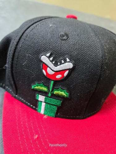 Sombrero SnapBack Super Mario Bros Planta Piraña en Túnel Oficial Nintendo 2018 - Imagen 2 de 8