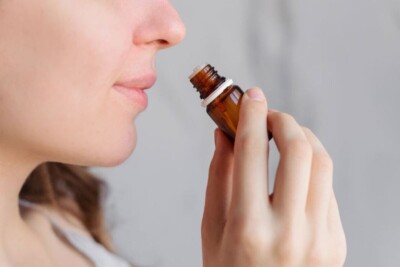 OLIO ESSENZIALE DI EUCALIPTO 10 ML raffreddore mal di testa cistite e sinusite