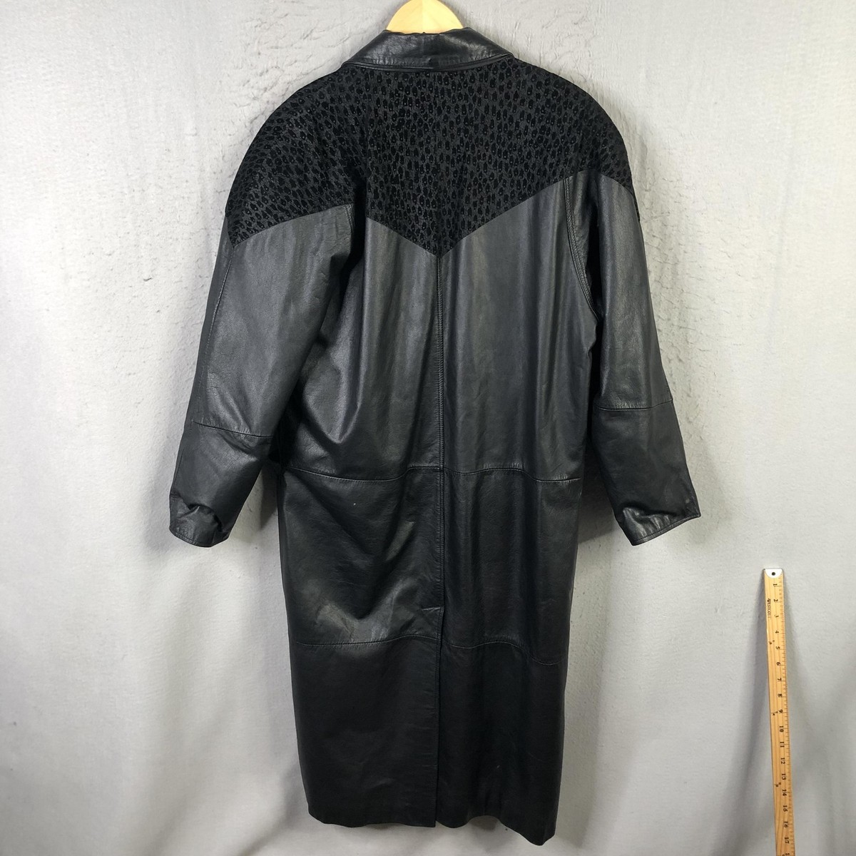 Vintage G-III Coat Womens Medium Black Leather Animal Print Long