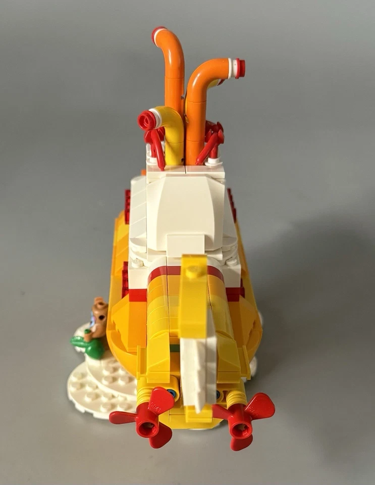 LEGO The Beatles Yellow Submarine Set #21306 — Completo con caja y manual — 2016 Foto 3 de 4
