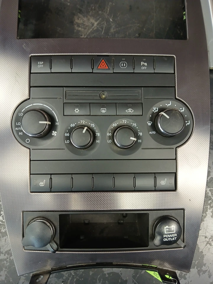 Jeep Grand Cherokee Commander 2008 2010 climatización con bisel 55111876ab Foto 3 de 4