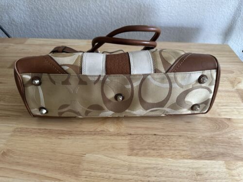 COACH Signature Collection Khaki Leather Purse - Picture 3 of 8