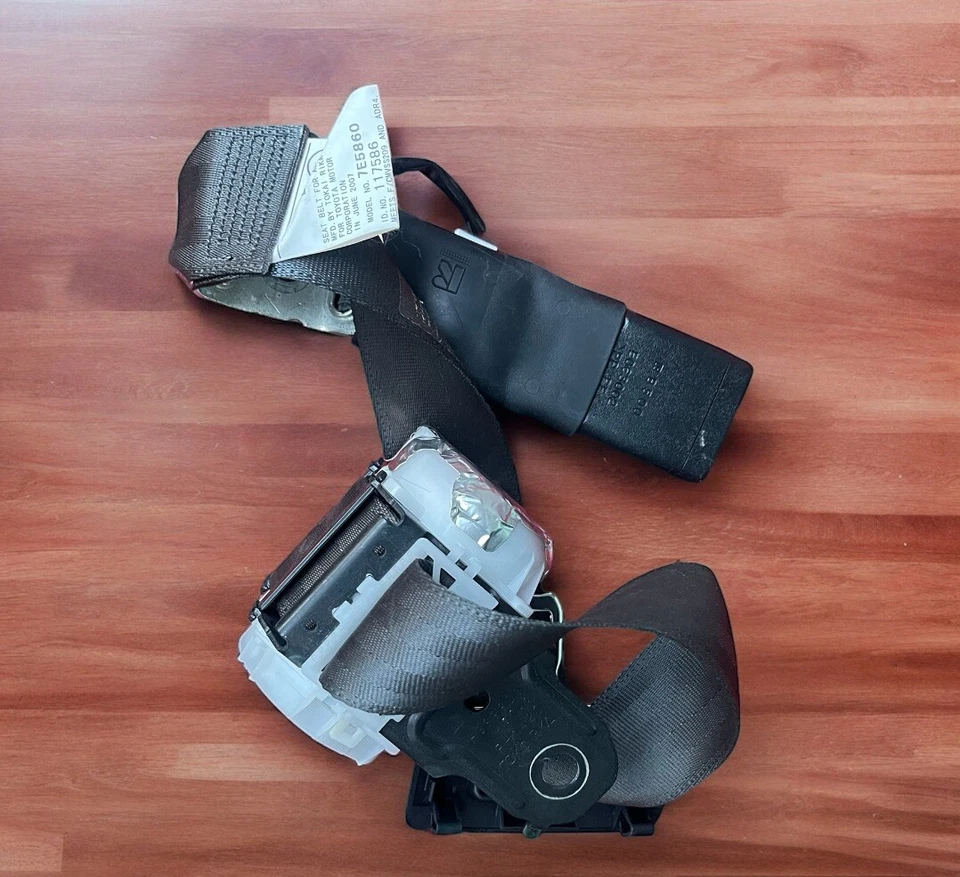 Cinturón de seguridad central trasero Lexus GS350 GS450h 2007-2011 E063002 probado por equipos originales Foto 4 de 4