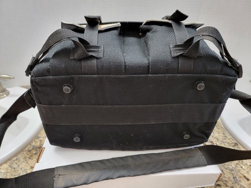 Quantaray 15x9x9 Camera Camcorder Bag With Padding Shoulder Strap Leather Trim - Picture 12 of 15