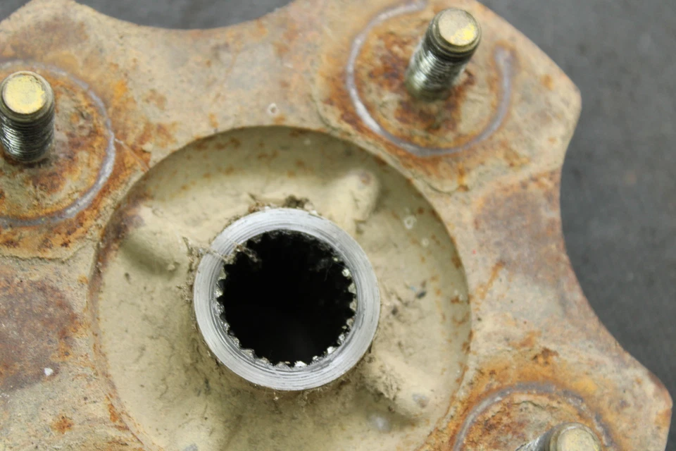 Комплект задних ступиц 2000 Honda Recon 250 от оригинального производителя B4433 - Изображение 3 из 4