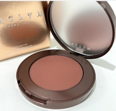 Jaclyn Cosmetics - Sun Bathe Pressed Bronzer - ''DAYCATION'' - New In Box