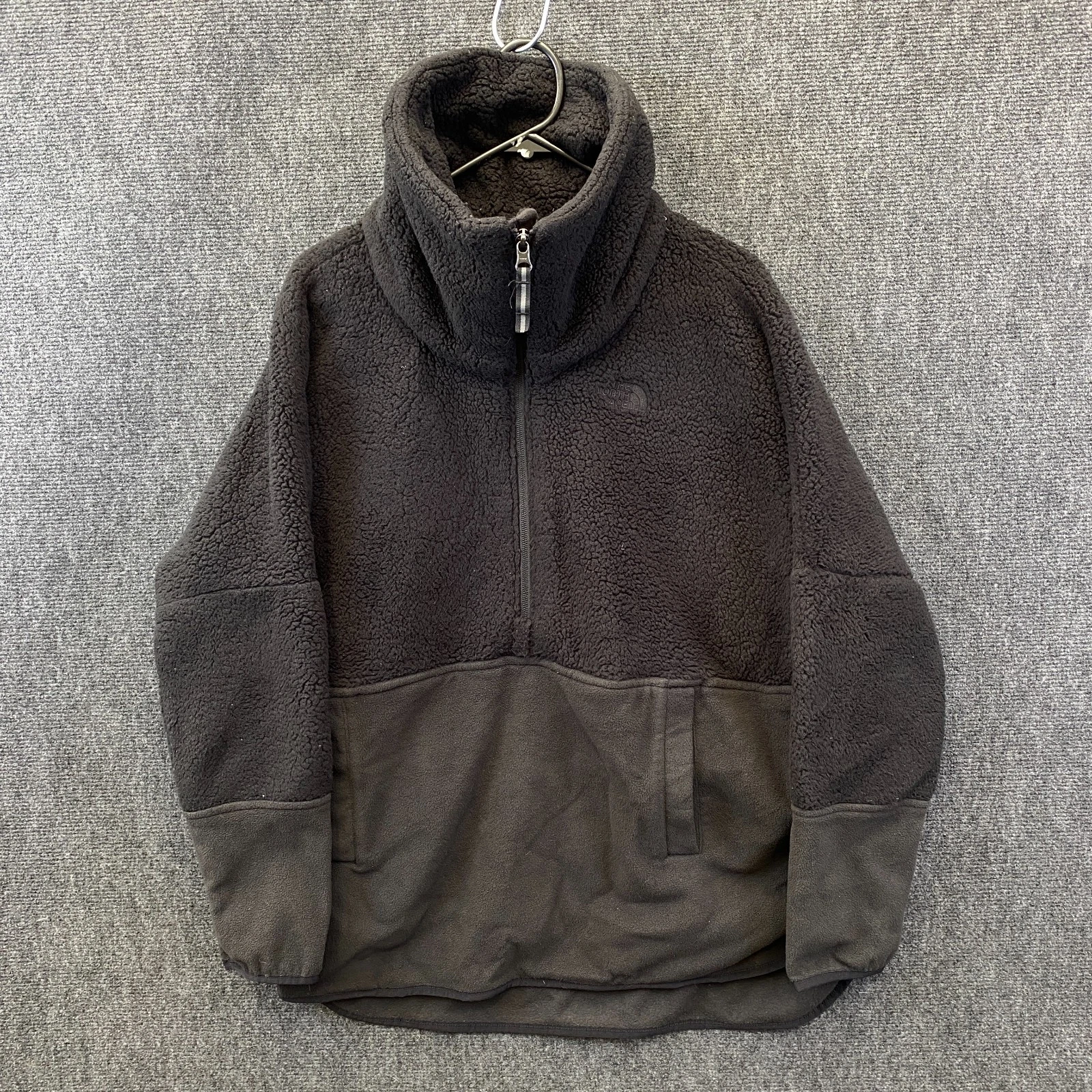 The North Face Womens Tundra Poncho 1/2 Zip Sherpa Fleece Jacket Black Size S
Opens in a new window