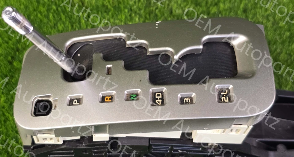 Toyota 4runner 2003-2009 Floor shifter Selector Auto Gear Oem used - Image 3 of 4