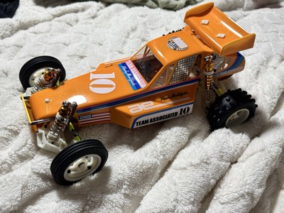 Associated 6007 1/10 RC10 Classic 40th Anniversary Buggy Kit assembled  