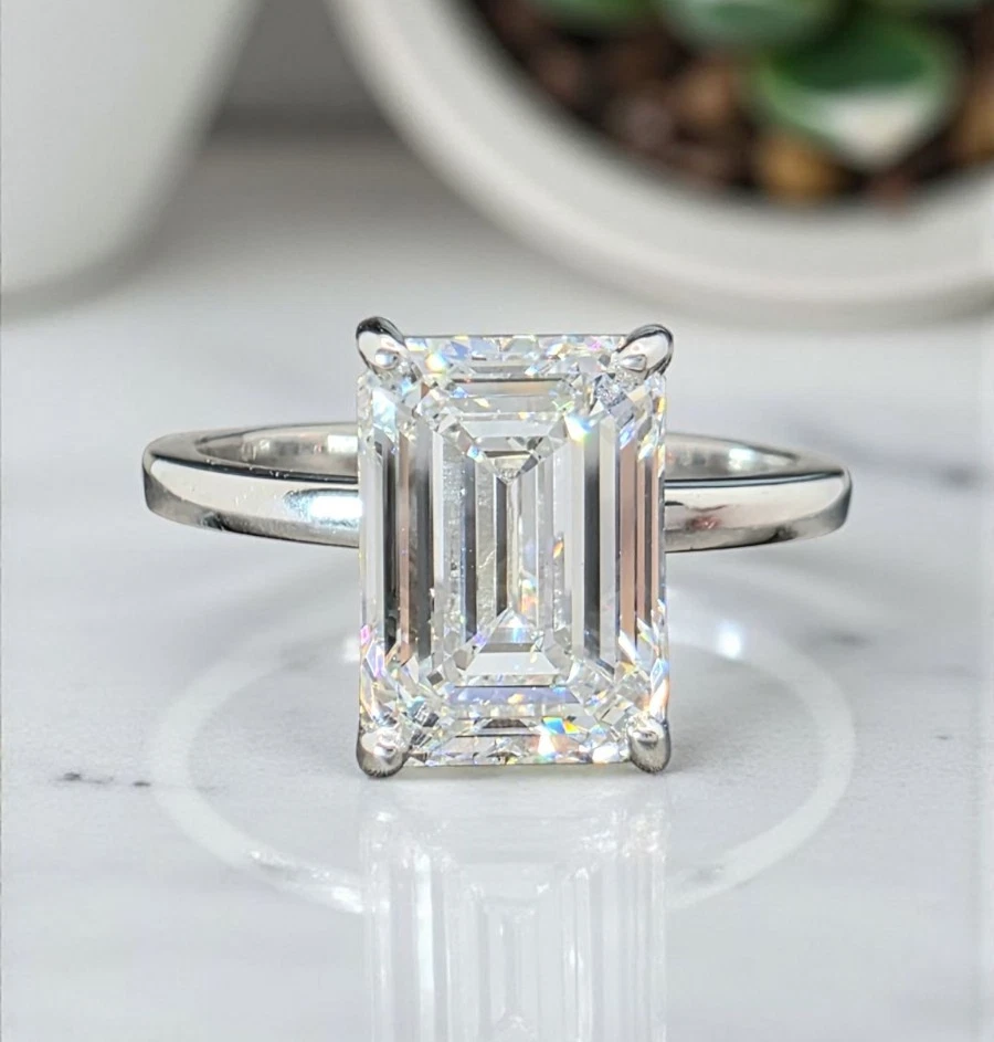 4.00 Ct Emerald Cut E VS1 Diamond Ring Lab Grown IGI Certified Set in Platinum - Image 3 of 4