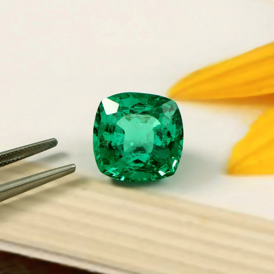 18.75 CT Lab Grown Colombian Hydrothermal Emerald Cushion Loose Gemstone Cut - Image 3 of 4