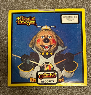 Rock afire Explosion Showbiz Pizza Heartaches SLEEVE with Do You Love Me Vinyl