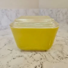 Vintage Pyrex Small Yellow Refrigerator Dish 501 With Lid Excellent