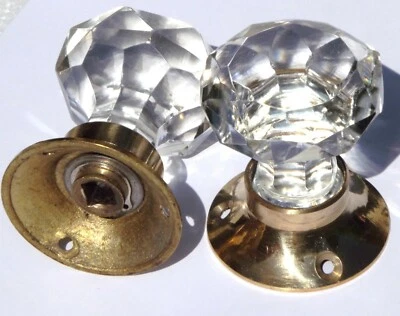 GLASS DOORKNOBS AND FURNITURE PULLS Coupe Verre Mortaise Brillant Poignées de Porte Socle en Laiton (Paire) Vintage