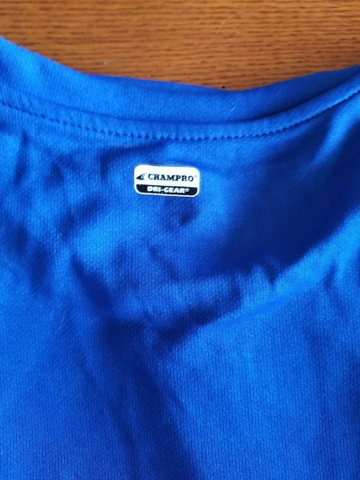 男式全新带标签 CHAMPRO SPORTS Dry-Gear 圆领中号皇家蓝色短袖衬衫 — 第 2/3 张图片