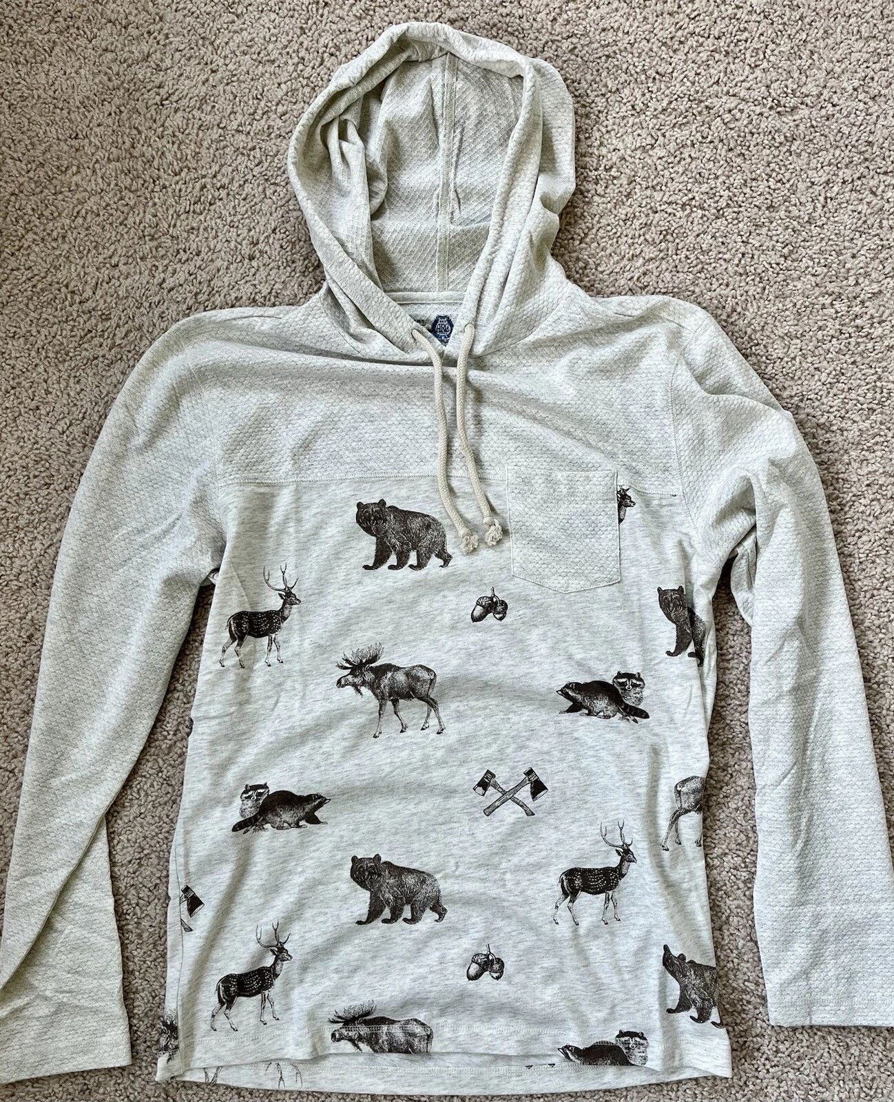 NWOT American Rag Long Sleeve Hooded Camp Hike Nature Bear Moose Woodsy Shirt M