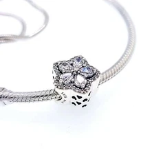 New 100% Authentic PANDORA 925 Sparkling Snowflake Pave Charm Pendant 799224C01