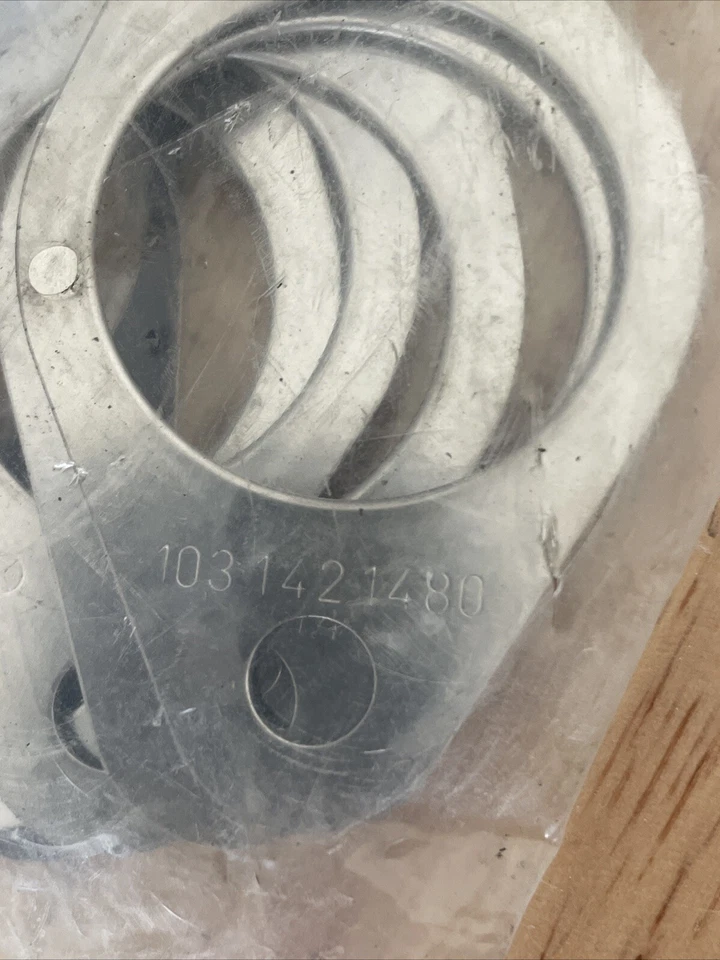 SET OF 6 GENUINE MERCEDES BENZ EXHAUST MANIFOLD GASKET 1031421480 1380 1979-1993 - image 2 of 4