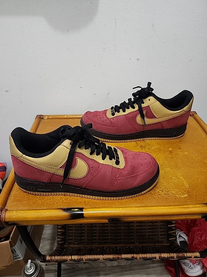 Nike Air Force 1 Low 07 Team Red Gold 2007 Size 10 Used Rare Authentic Red  - Image 2 of 4