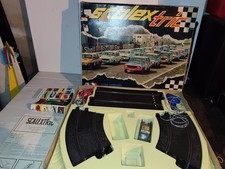 CIRCUIT SCALEXTRIC 48 MT  RENAULT 12 GORDINI RAIL MANETTE  BOITE FONCTIONNE